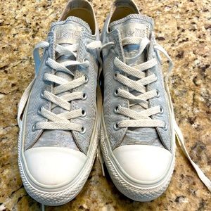 Converse All Stars Women’s size 8- Silver Shimmer